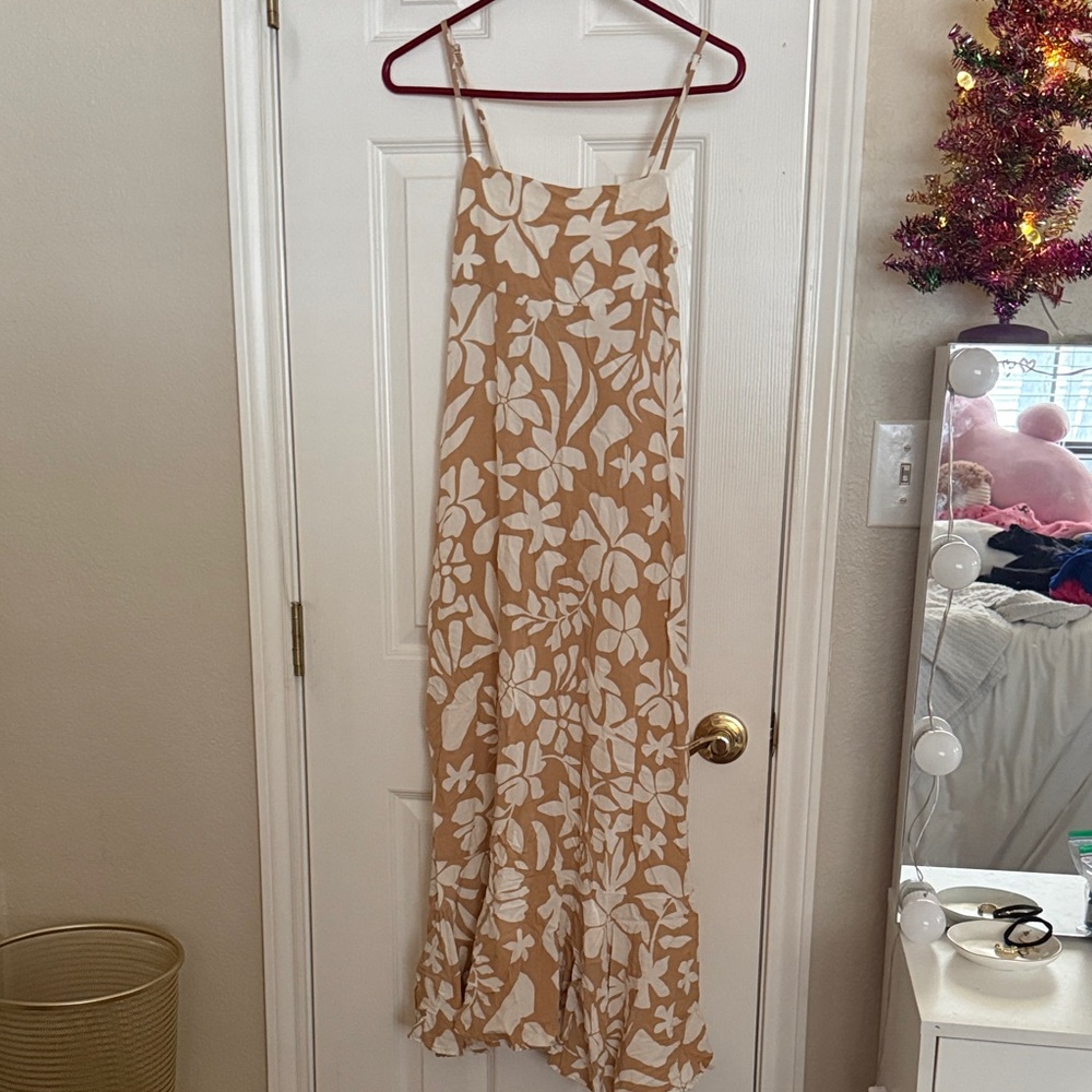 Floral Maxi Dress in Tan and White
